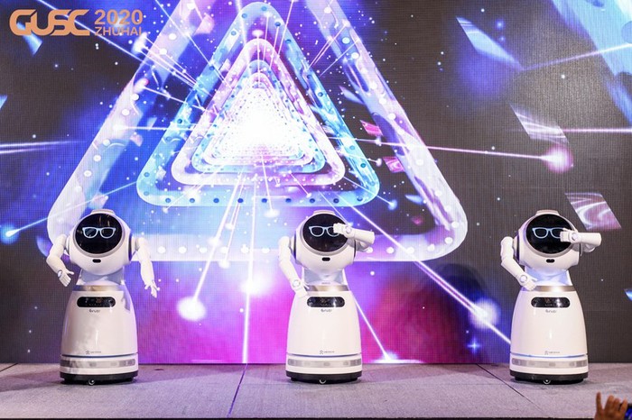 产教携手 走向国际——智能机器人教育产教融合高峰论...